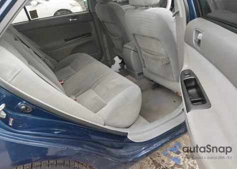 2005 Toyota Camry Le z USA, uszkodzony, nr VIN 4T1BE32K75U059505